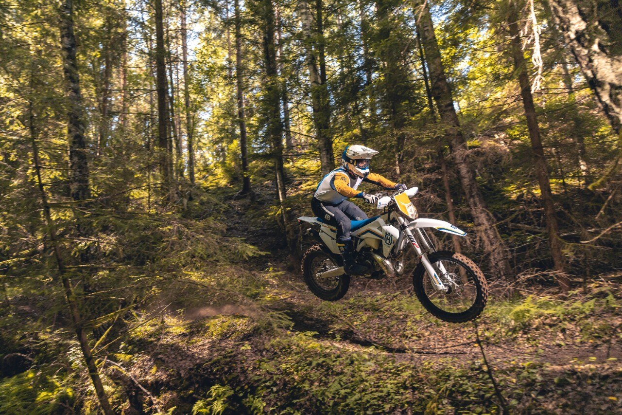 Husqvarna presenta la gamma 2023 in versione “Heritage” 